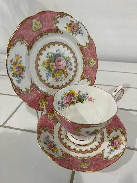 8 x Royal Albert Trios 